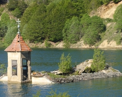 Zatopiony kościół Mavrovo Macedonia