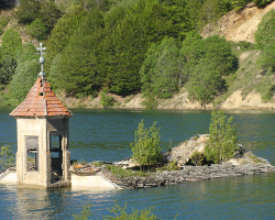 Zatopiony kościół Mavrovo Macedonia